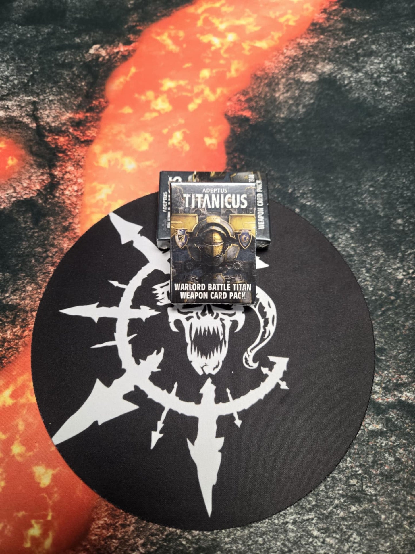 Preowned Adeptus Titanicus Warlord Battle Titan Weapon Card Pack