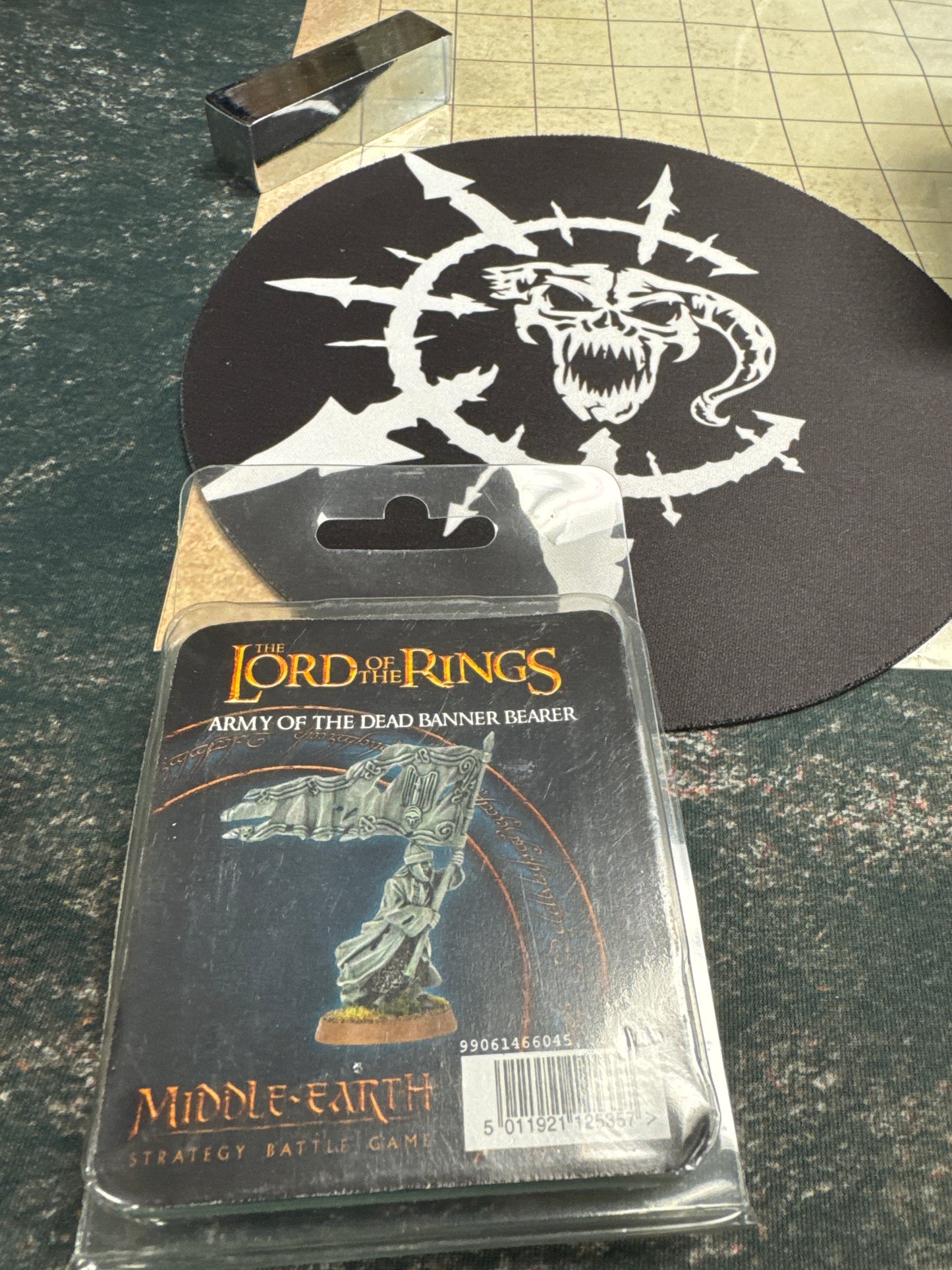Pre-Owned: Army Of The Dead Banner Bearer