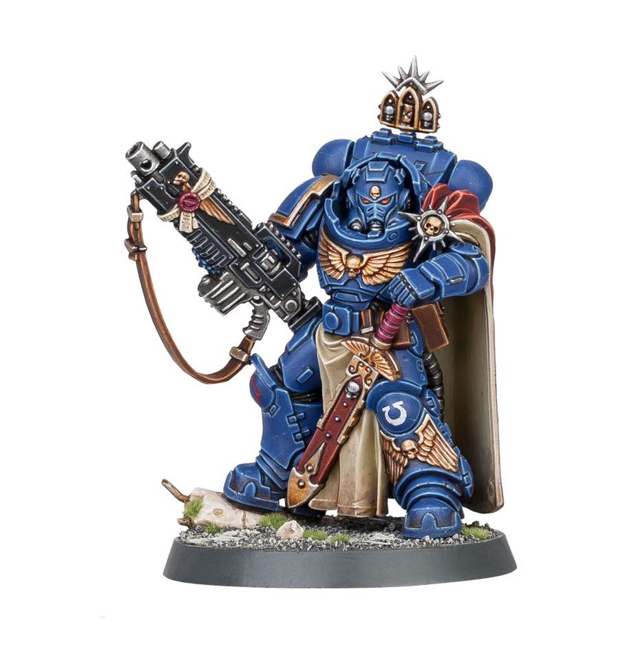 Captain in Gravis Armour with Master-crafted Heavy Bolt Rifle