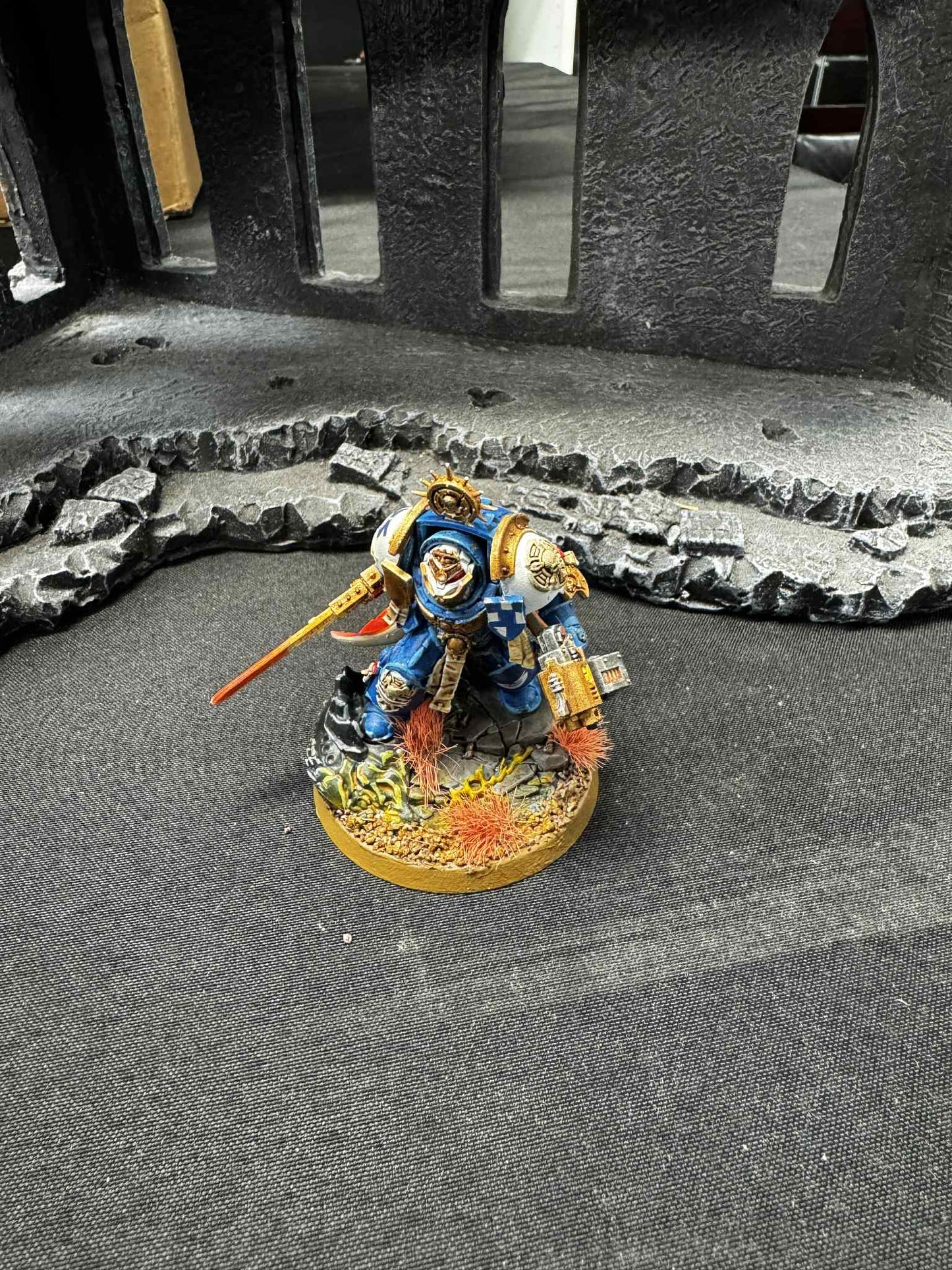 Captain In Terminator Armour BLUE on tyranid head Pre-Owned