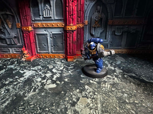 Primaris Lieutenant Pre-Owned (w/hammer)