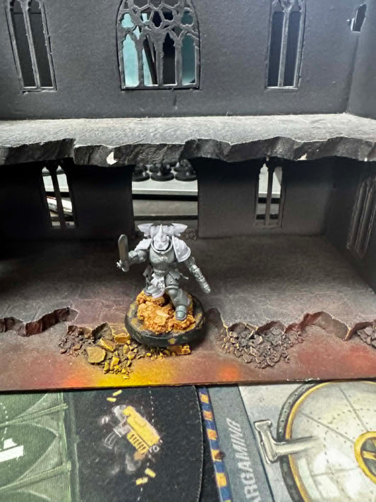 Primaris Lieutenant Charcaradan Pre-Owned