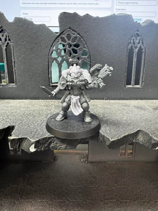 Charcaradan Lieutenant In Phobos Armour Pre-Owned